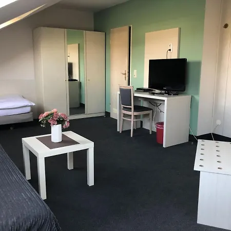 Gaestehaus Schnatterloch 3*